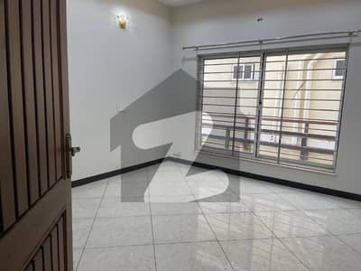 10 Marla Upper Portion Available For Rent In Bahria Town Phase 3