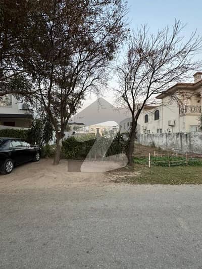 10 Marla Commercial Plot for Sale DHA Phase 8 Broadway, Block D | Prime Investment