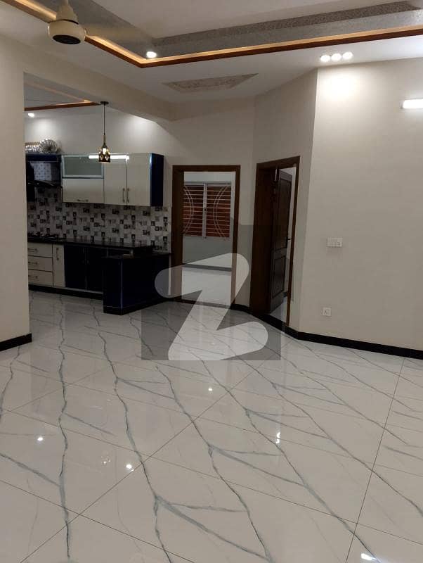 10 Marla Brand New House For Rent