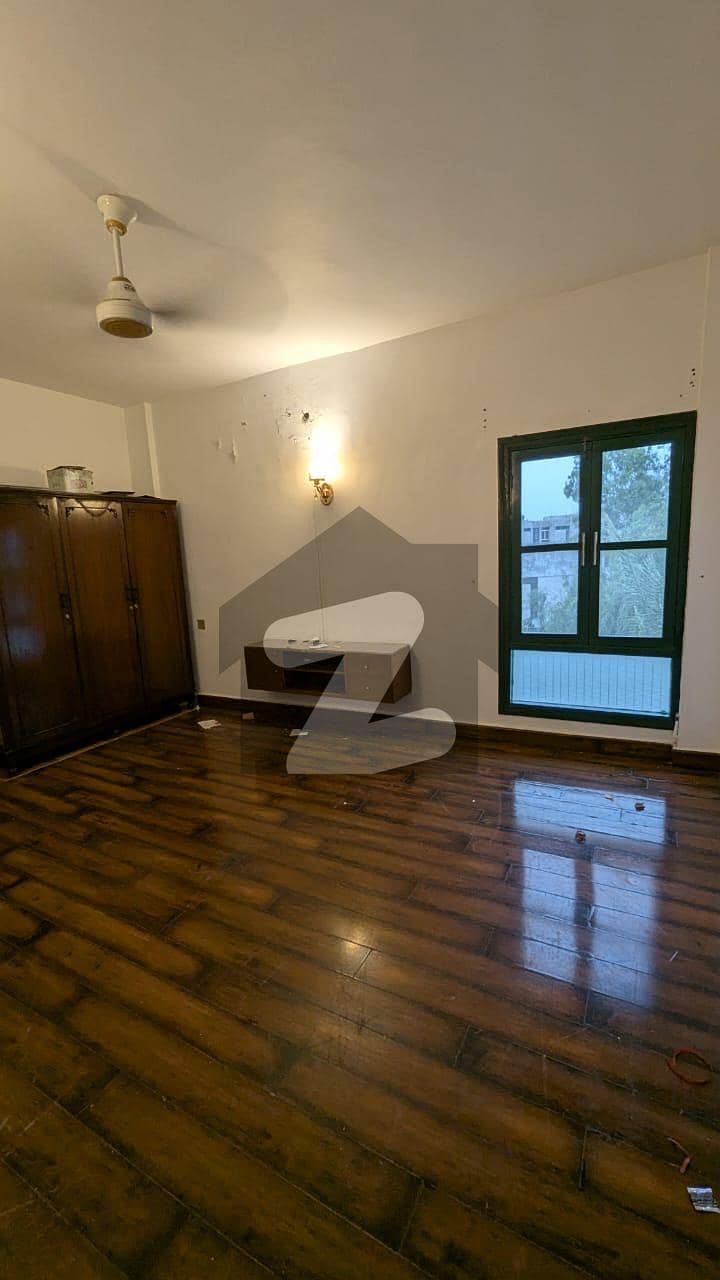 Apartment For Rent Clifton Block 3