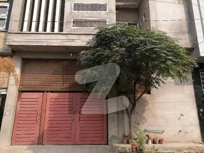 سٹی ولاز هاوسنگ سکیم سمندری روڈ,فیصل آباد میں 5 مرلہ مکان 1.35 کروڑ میں برائے فروخت۔