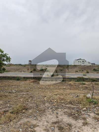 Good Location 10 Marla Available