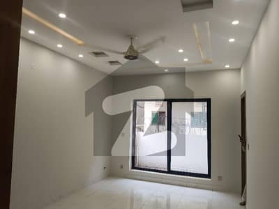 10 Marla Brand New House Aveleble For Sale