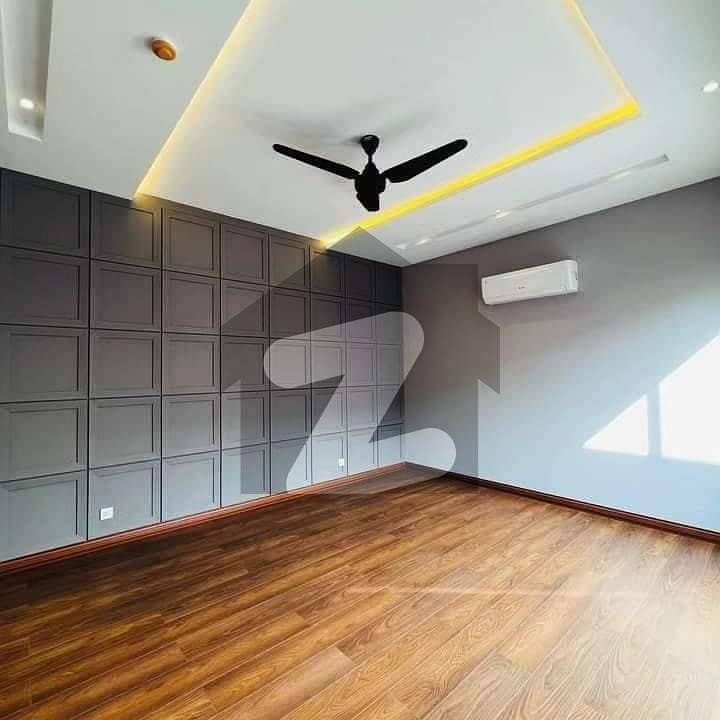 1 Kanal Modern Residential House in Gulberg 2 1 Kanal Modern Residential House in Gulberg 2