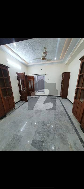 جی ۔ 13 اسلام آباد میں 3 کمروں کا 10 مرلہ بالائی پورشن 90.0 ہزار میں کرایہ پر دستیاب ہے۔