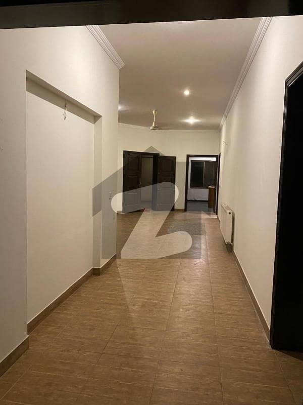 1 kanal trinle story house For Rent 1 kanal trinle story house For Rent