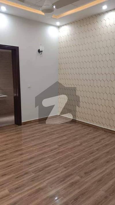 Prime Location 1 Kanal House Available Near Hali Road, Gulberg Prime Location 1 Kanal House Available Near Hali Road, Gulberg