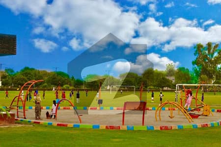 40 MARLA IDEAL LOCATION PLOT IS AVAILABLE FOR SALE