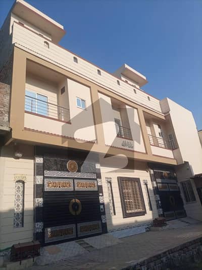نعمت کالونی نمبر 2 فیصل آباد میں 4 کمروں کا 3 مرلہ مکان 1.25 کروڑ میں برائے فروخت۔