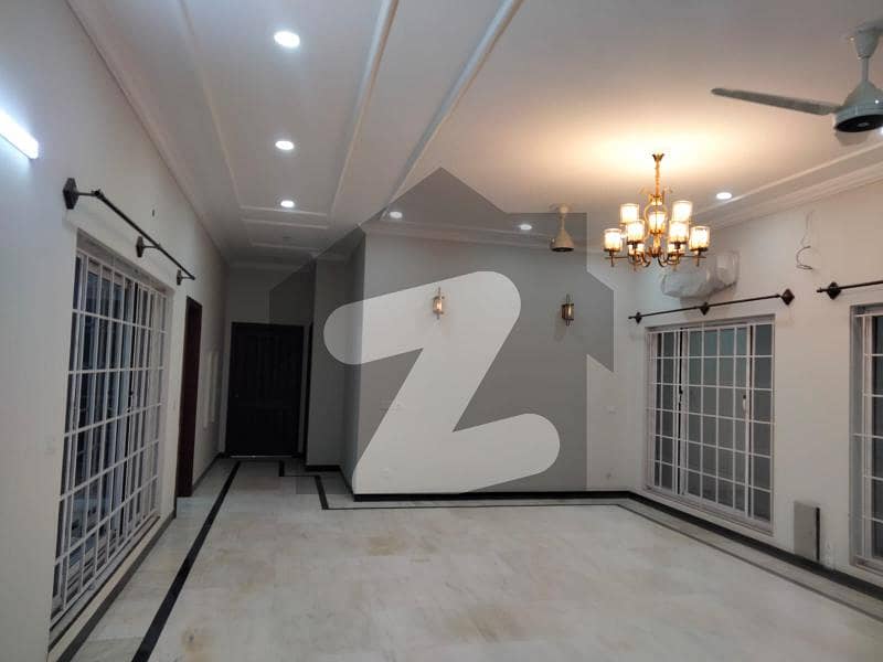12.8(40X80) MARLA HOUSE AVALIABLE FOR SALE I-8/3