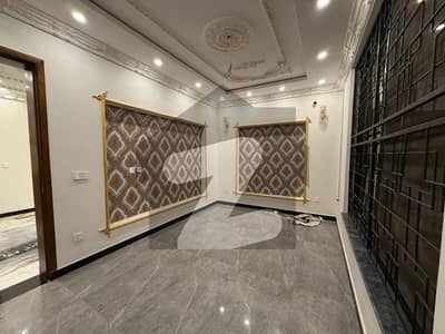 10 MARLA UPPER PORTION AVAILABLE FOR RENT BRAND NEW IN VENUS HOUSING SOCIETY