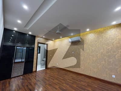 BEAUTIFULL UPPER PORTION AVAILABLE FOR RENT IN DHA LAHORE