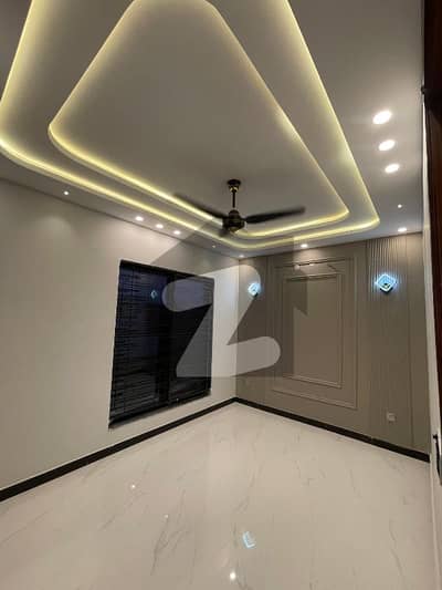 10 Marla Modern House For Rent Gas Available