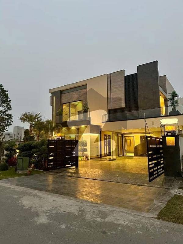 Stunning 5-Bedroom Semi-Furnished Home In Prime Phase 7 Location Stunning 5-Bedroom Semi-Furnished Home In Prime Phase 7 Location