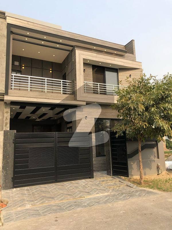 5 Marla Brand New Luxury house For Sale And Direct Meeting With Owner In Park View City Lahore. 5 Marla Brand New Luxury house For Sale And Direct Meeting With Owner In Park View City Lahore.
