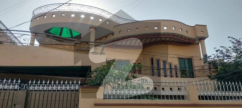 بوسان روڈ ملتان میں 6 کمروں کا 1 کنال مکان 3.0 کروڑ میں برائے فروخت۔ بوسان روڈ ملتان میں 6 کمروں کا 1 کنال مکان 3.0 کروڑ میں برائے فروخت۔