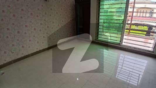 بحریہ ٹاؤن فیز 2 بحریہ ٹاؤن راولپنڈی,راولپنڈی میں 5 کمروں کا 10 مرلہ مکان 1.3 لاکھ میں کرایہ پر دستیاب ہے۔