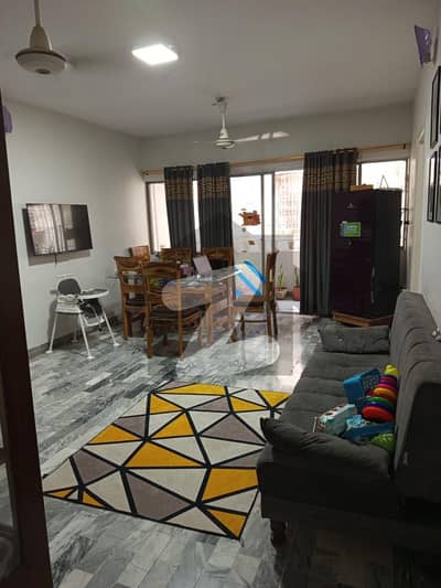 4 BEDS DRAWING DINING FLAT IN BOUNDARY WALL
