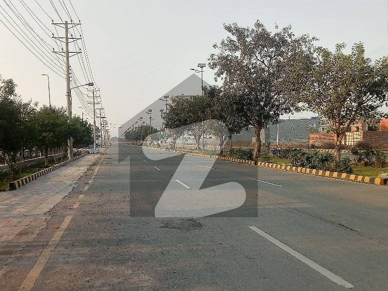 15 Kanal Land Pine Avenue Road 261 Feet Front 15 Kanal Land Pine Avenue Road 261 Feet Front