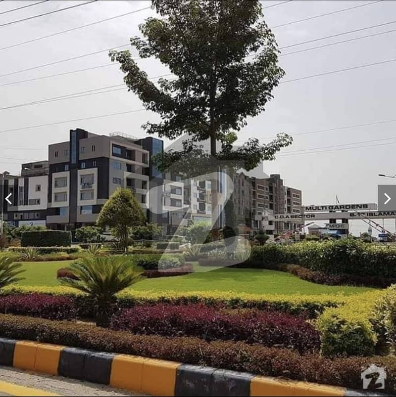 Plot No. 62 Main Markaz, Block G Ready Commercial Plot with Possession FOR SALE