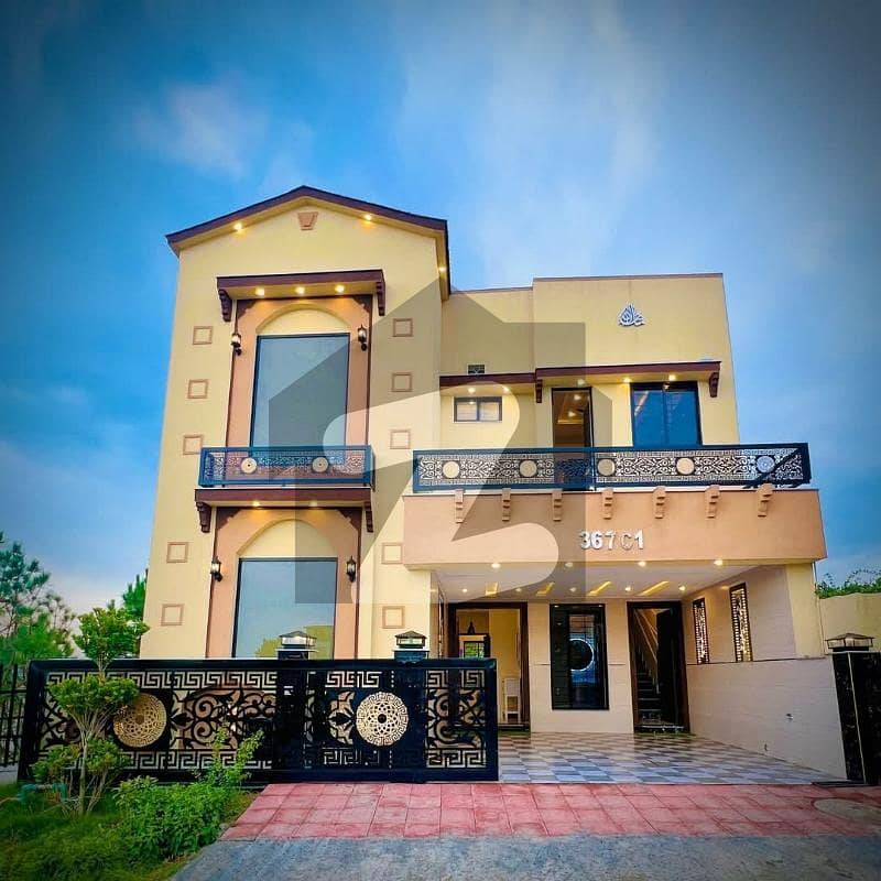 Beautiful Desigener House For sale Beautiful Desigener House For sale