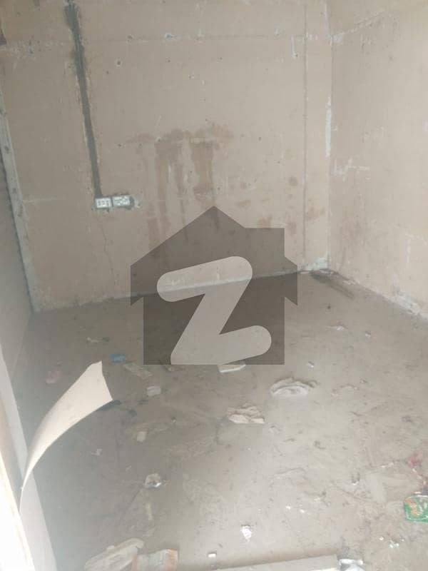 A 100 Square Yards Shop Is Up For Grabs In Gulistan-e-Jauhar
