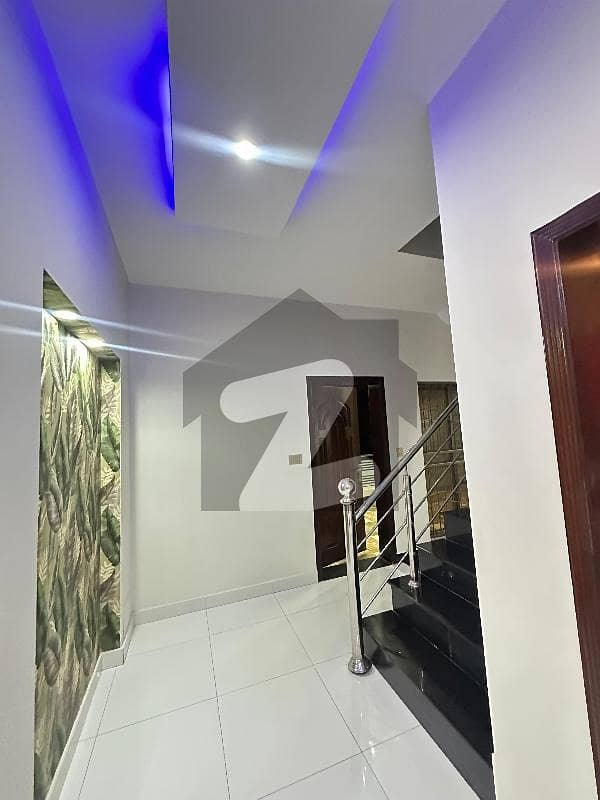 Prime Location In Central Park Housing Scheme 5 Marla Upper Portion For rent Prime Location In Central Park Housing Scheme 5 Marla Upper Portion For rent