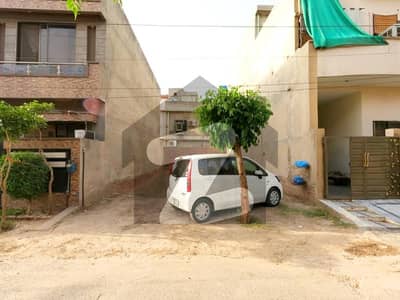 Plot # 211: 5 Marla (Full Possession Paid) Residential Plot On Ground At Prime Location (Near Lemon Park) Jade Block LDA Approved