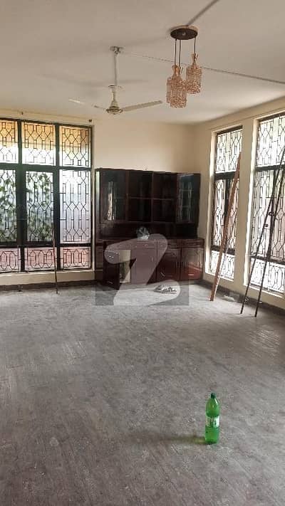 F-10 Anexy 3 Bedroom Attach Bath DD TV Lounge 3 Cars Parking