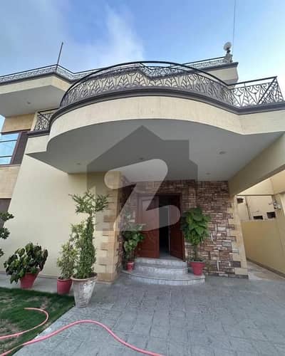 ڈی ایچ اے فیز 6 ڈی ایچ اے ڈیفینس,کراچی میں 5 کمروں کا 1 کنال مکان 3.9 لاکھ میں کرایہ پر دستیاب ہے۔