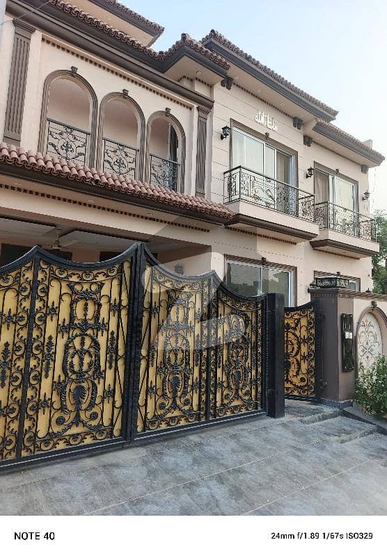 10 Marla Beautiful House For Rent Available
