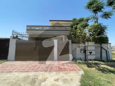 Beautiful Home For Sale in C-18 Size 35*70