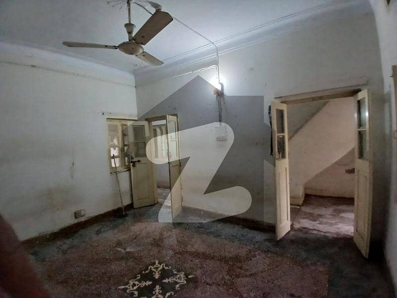 جی ۔ 6 اسلام آباد میں 4 کمروں کا 9 مرلہ مکان 2.2 لاکھ میں کرایہ پر دستیاب ہے۔ جی ۔ 6 اسلام آباد میں 4 کمروں کا 9 مرلہ مکان 2.2 لاکھ میں کرایہ پر دستیاب ہے۔