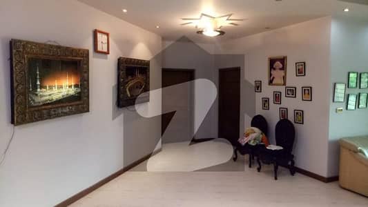 ای ایم ای سوسائٹی لاہور میں 5 کمروں کا 1 کنال مکان 1.7 لاکھ میں کرایہ پر دستیاب ہے۔