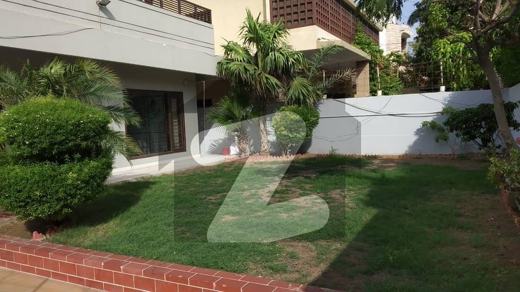 BUNGLOW FOR RENT 500 YARDS BUNGLOW FOR RENT 500 YARDS