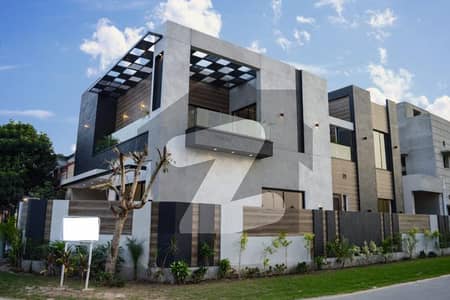 Near Park And Mosque 5 Marla With Beautiful Lavish House For Sale In Dha 9 Town