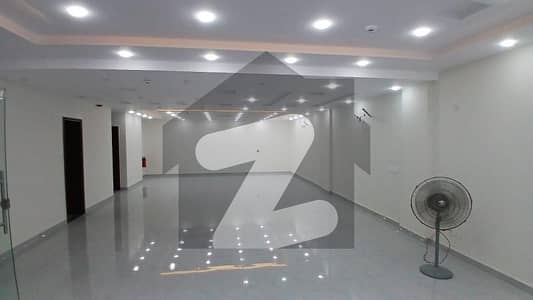 ڈی ایچ اے فیز 6 ڈیفنس (ڈی ایچ اے),لاہور میں 8 مرلہ Studio دفتر 1.8 لاکھ میں کرایہ پر دستیاب ہے۔