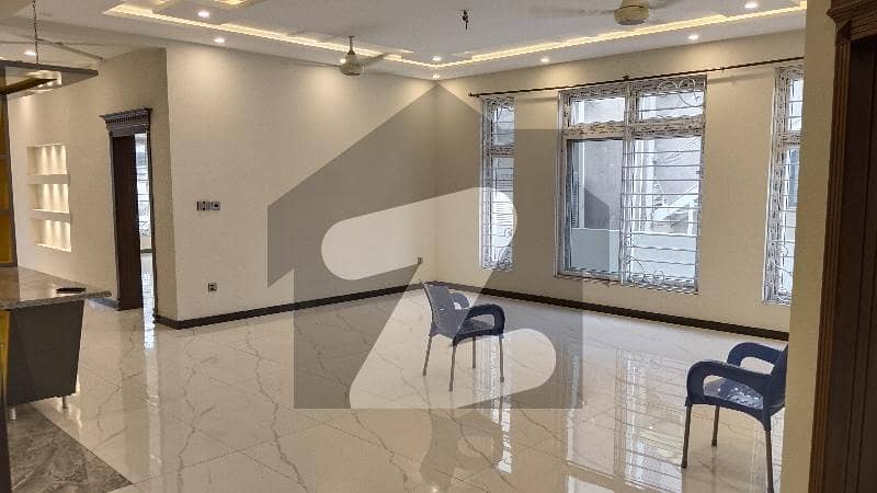 A Luxury Ground Portion Available For Rent A Luxury Ground Portion Available For Rent