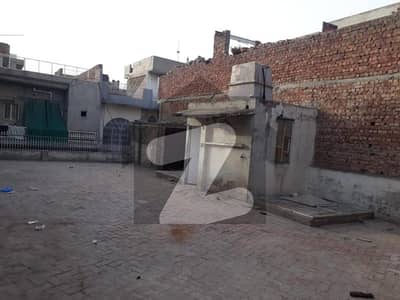 Gulgasht Colony Rustam Park House Sized 6 Marla