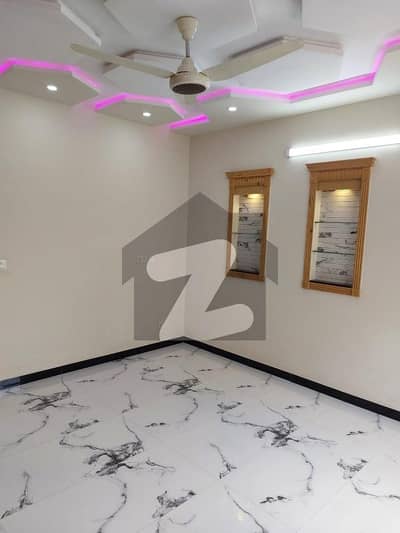ای ۔ 11/1 ای ۔ 11,اسلام آباد میں 9 کمروں کا 1 کنال مکان 12.5 کروڑ میں برائے فروخت۔