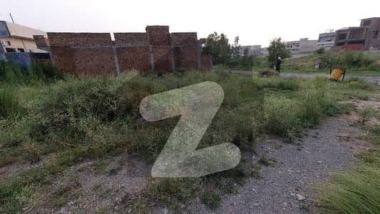 Plot 200 Yards For Sale In Street No 81 Block-D Gulshan-E-Sehat E-18 Islamabad