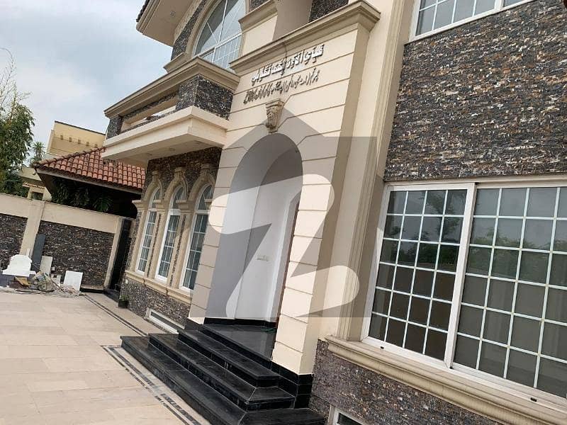 G11/3 60x90 Triple Story House Available On Rent G11/3 60x90 Triple Story House Available On Rent
