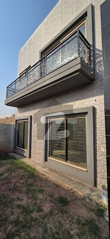 PHA officer residencies 14 Marla house  available for rent