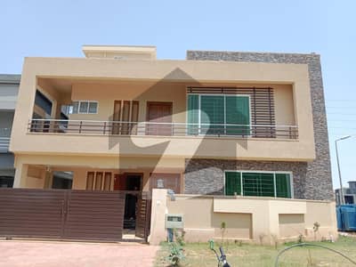 One Kanal House With Basement For Rent In Bahria Town Phase 8
