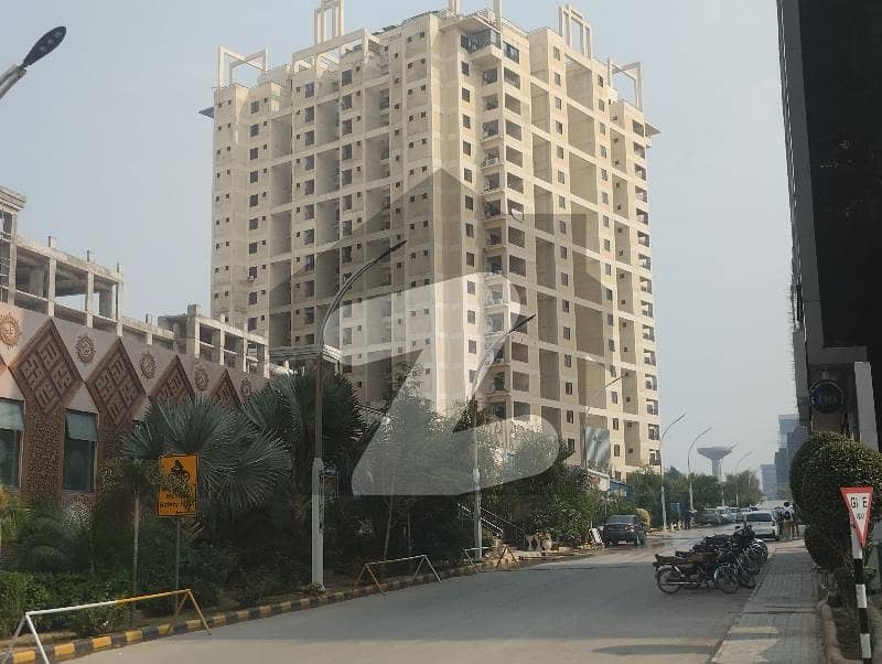 3 BED Corner Flat