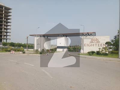 ایٹین کشمیر ہائی وے,اسلام آباد میں 1 کنال رہائشی پلاٹ 8.4 کروڑ میں برائے فروخت۔