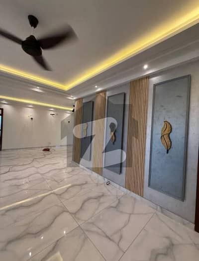 ڈی ایچ اے فیز 8 ڈی ایچ اے ڈیفینس,کراچی میں 6 کمروں کا 4 کنال مکان 47.0 کروڑ میں برائے فروخت۔