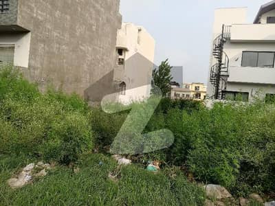 ڈی ۔ 12/1 ڈی ۔ 12,اسلام آباد میں 4 مرلہ رہائشی پلاٹ 2.75 کروڑ میں برائے فروخت۔