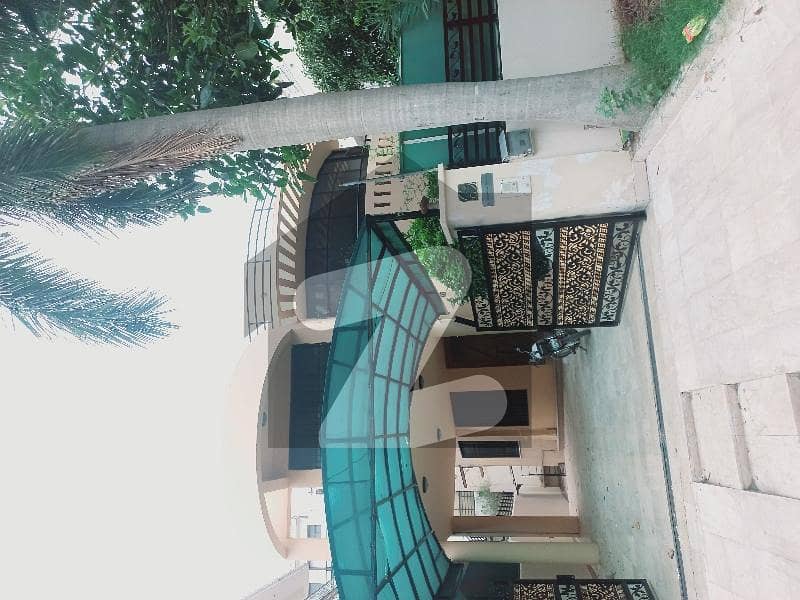 ایف ۔ 11/3 ایف ۔ 11,اسلام آباد میں 4 کمروں کا 18 مرلہ مکان 16.0 کروڑ میں برائے فروخت۔