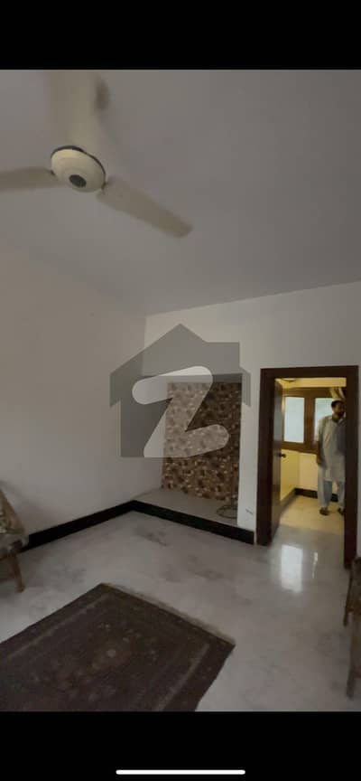 University Town 48 Marla House For Sale